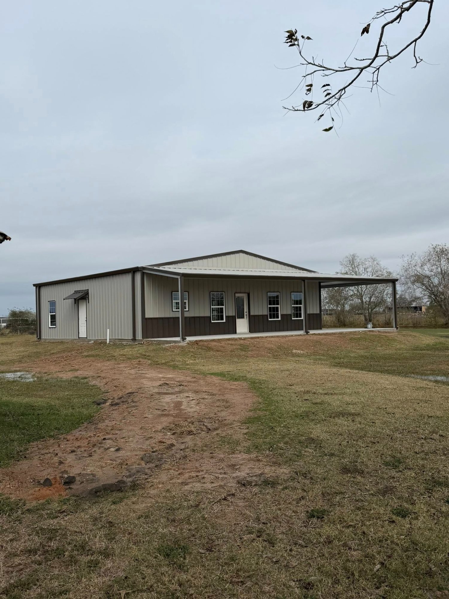 Barndominium side view Houston