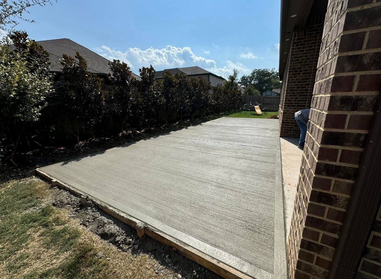 Side yard patio concrete Houston